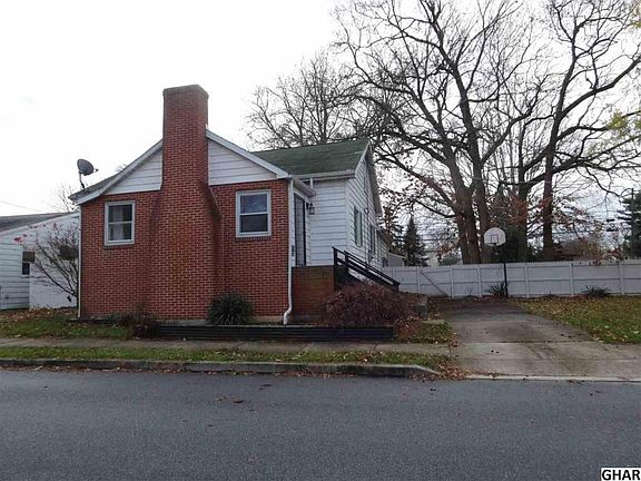 2nd image of 205 Umberto Ave