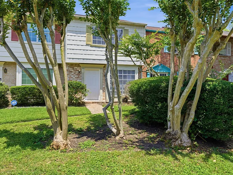 8321 Nairn St — Photo 3