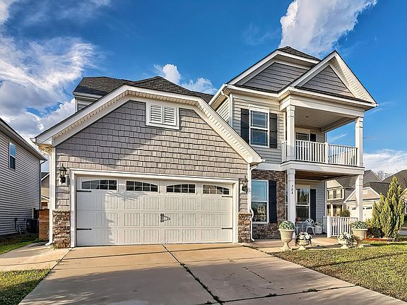 2nd image of 704 Council Ln