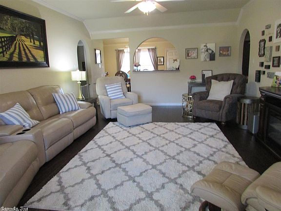 3rd image of 1409 Sweetgum Ln
