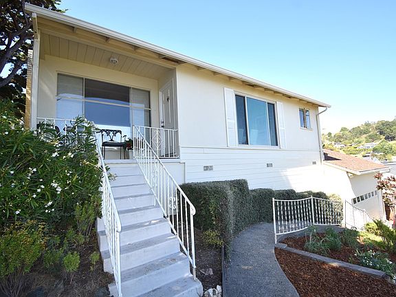2nd image of 671 Hawthorne Dr