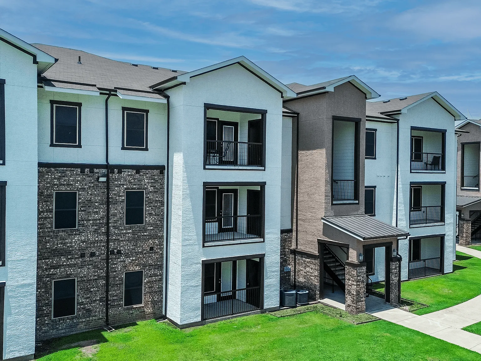 Creed Canyon Apartments — Photo 4