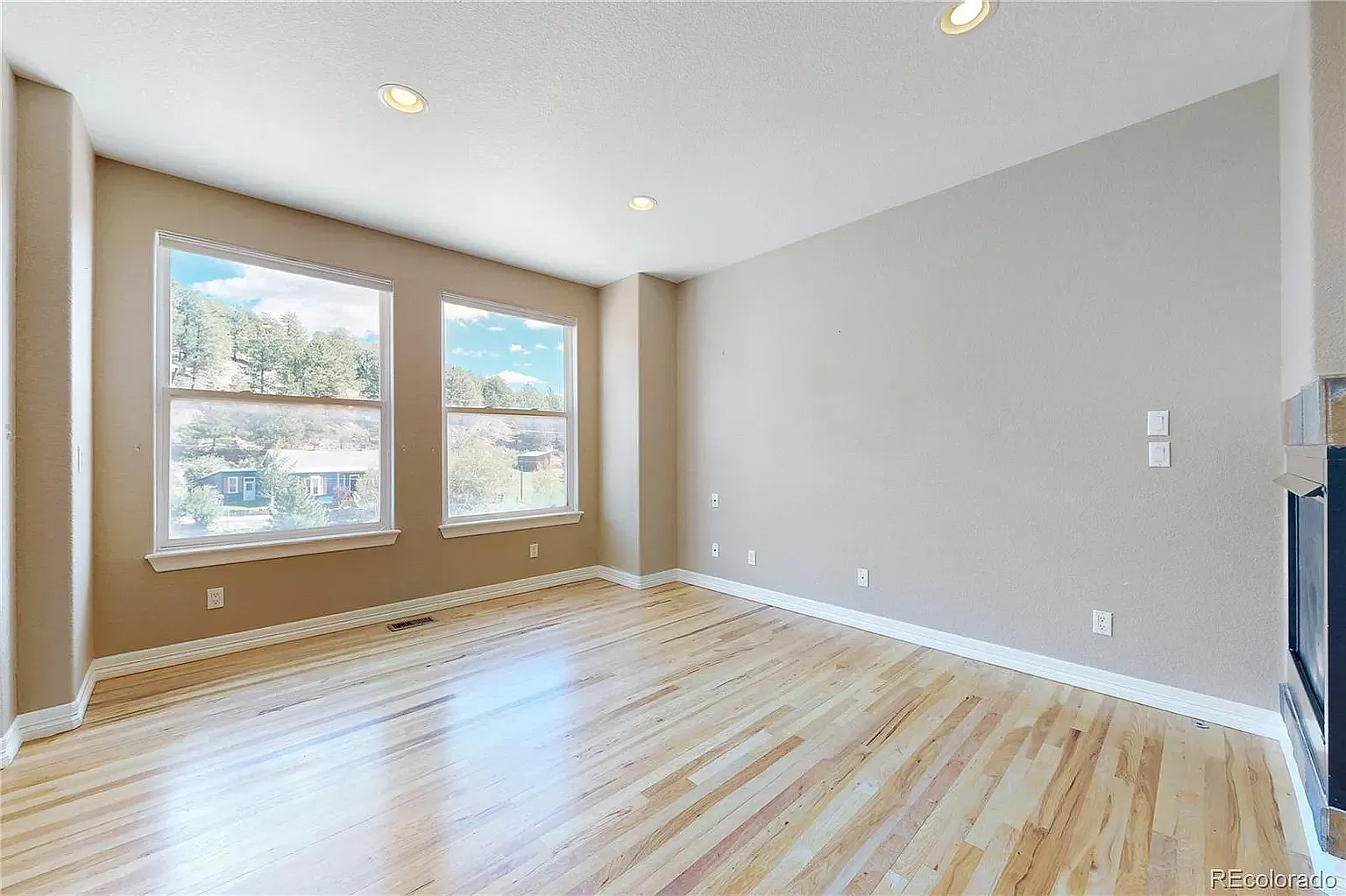 3 bed, 2283 sqft, $2,600 — Photo 4