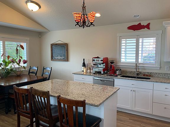 Kitchen / dining 