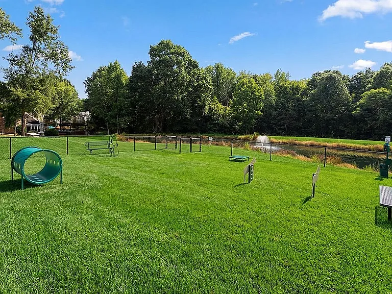 Pet-Friendly Perks at Park at Oak Ridge Apartments