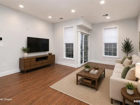 200 Dey St Unit 244, Harrison, NJ 07029
