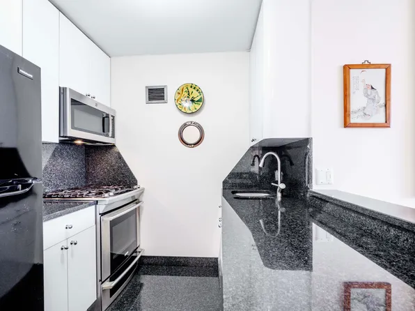 30 West 61st Street image 4 of 5