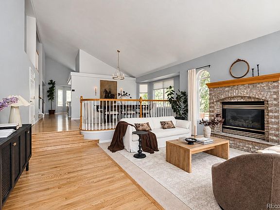 2nd image of 10011 Oak Leaf Way