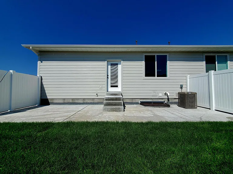809 S 380 E #1 — Photo 19