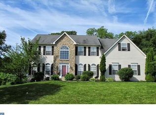 12 High Hill Ln, Thornton, PA 19373