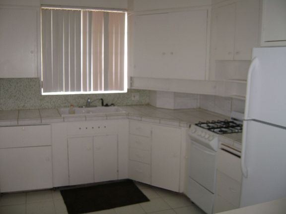 3rd image of 678 Jefferson Ave APT B