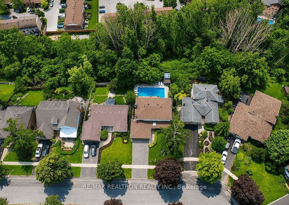 1st image of 18 Debra Cres