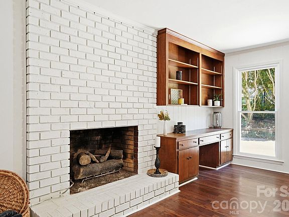 5th image of 1927 Terra Ln