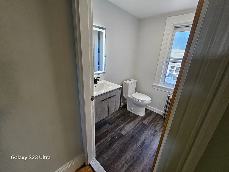 71 Sea St — Photo 6