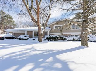 21 Barnfield Rd, Pittsford, NY 14534