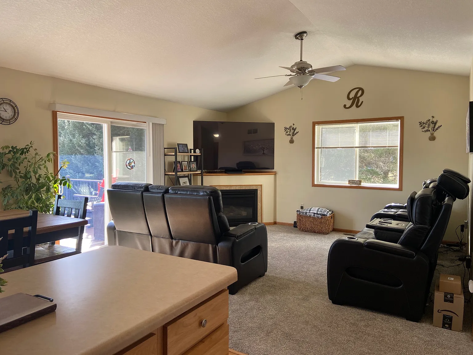 3 bed, 2000 sqft, $1,650 — Photo 4