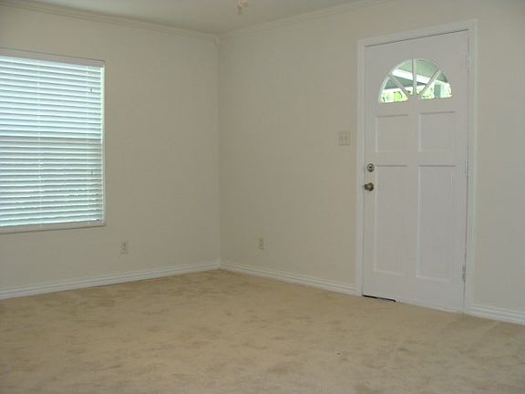 5th image of 1311 Oakview St