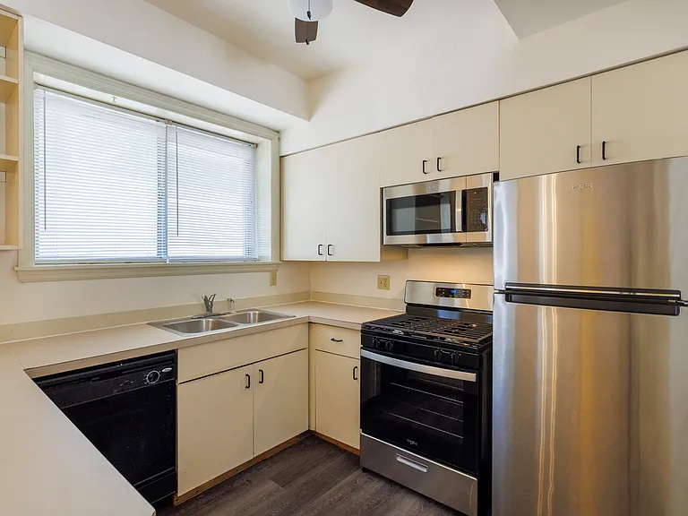 Overbrook Court apartments — Photo 7