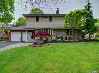 663 Parkside Blvd, Massapequa, NY 11758