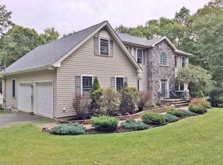 1028 Dewberry Dr, Hawley, PA