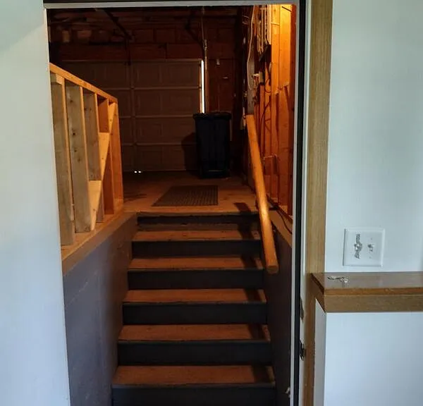 1103 Arthur Ave — Photo 6