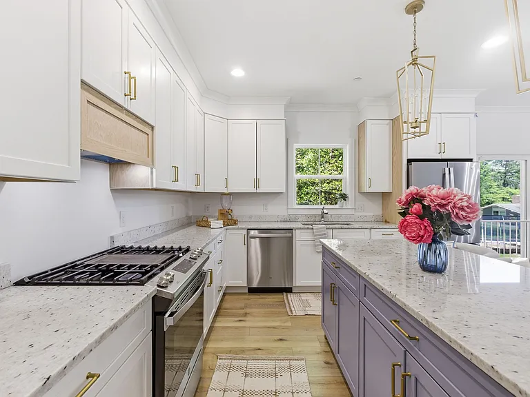 916 Waterview Dr — Photo 7