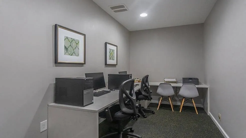 Steeplechase Apartments — Photo 4