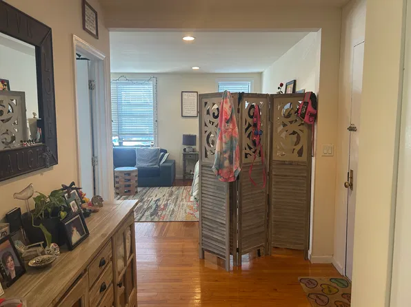 (undisclosed Address), Long Beach, NY 11561
