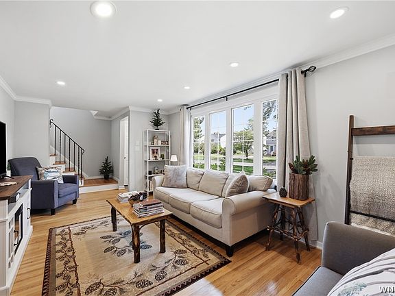 4th image of 150 Fancher Ave