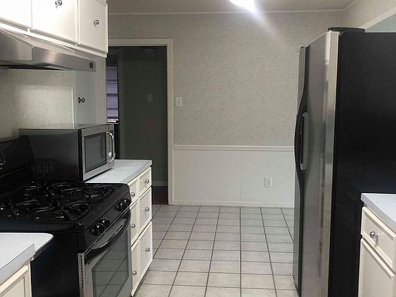 4th image of 704 S 15th St