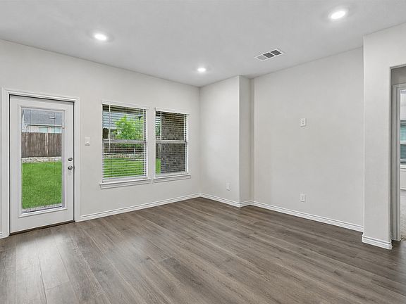 4th image of 9721 Daisy Mae Ln