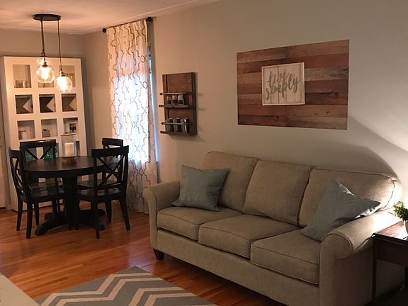 3rd image of 1108 Ottillia St SE