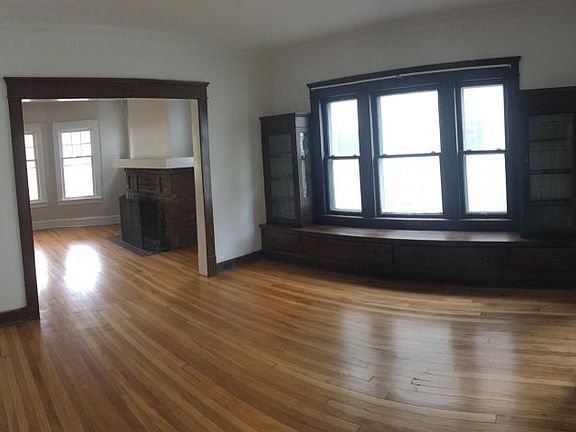 3rd image of 2316 Grandview Ave Unit 1