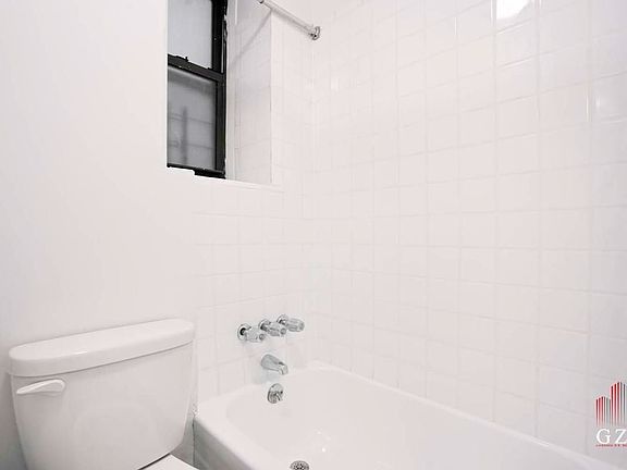 4th image of 428 E 116th St APT 7