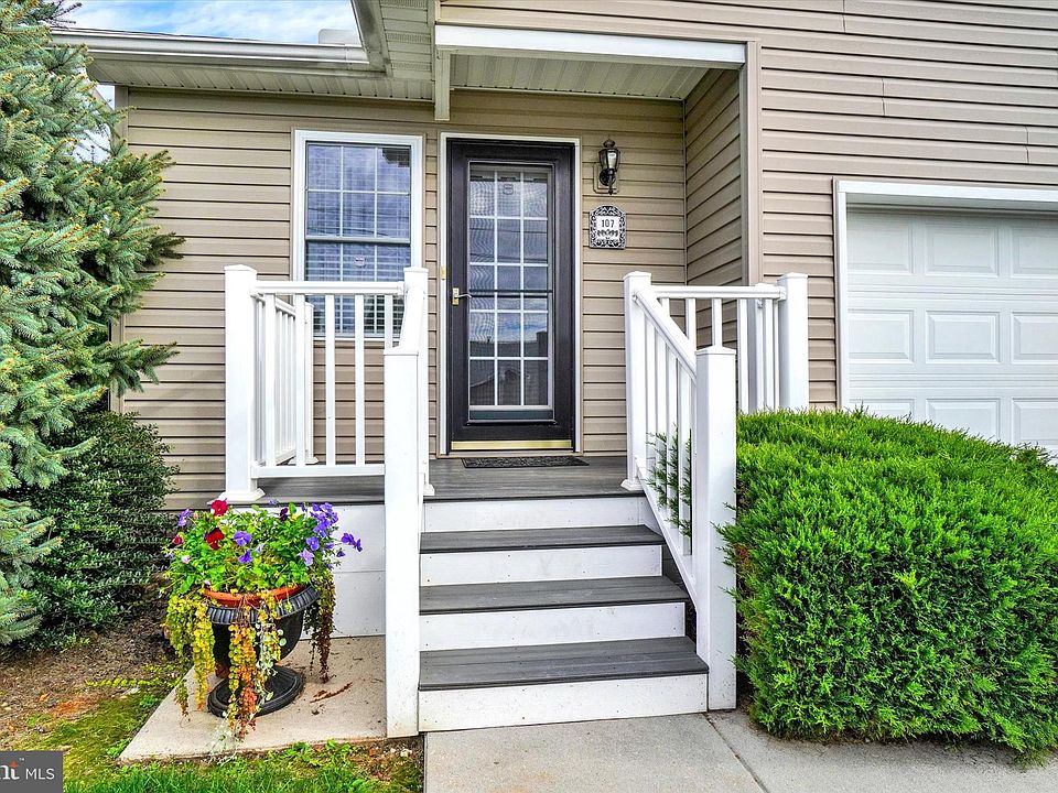 1st image of 107 Waneta St