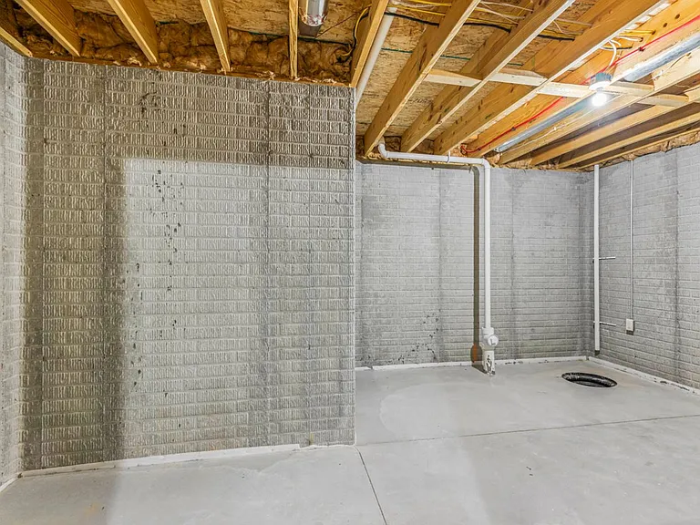 2916 W Arlington St — Photo 22