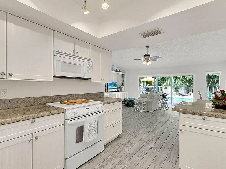 3824 SE Fairway E — Photo 14