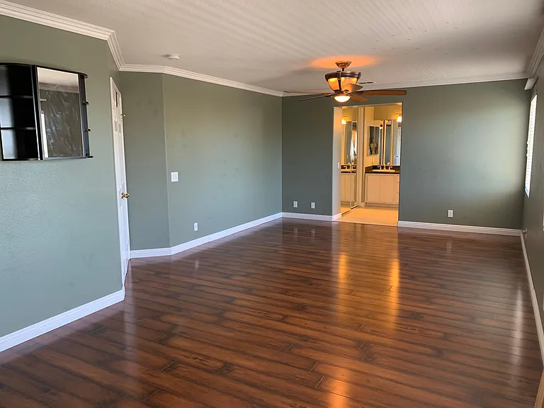 Very large master room with sun light and privacy.