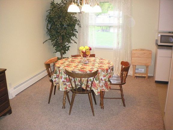 5th image of 3009 E Chesterfield Ln