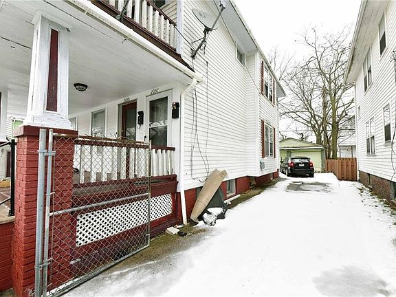 3rd image of 2035 W 99th St