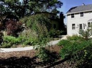 4524 Lakewood Rd, McHenry, IL 60050