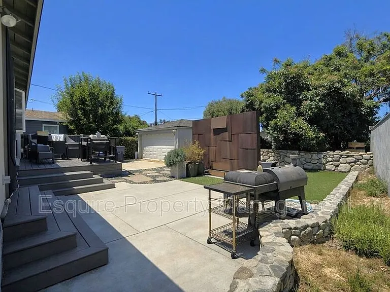121 Jordan Ave — Photo 13