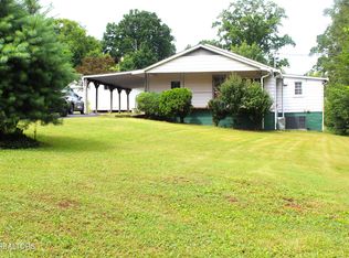 1507 Paris Rd, Knoxville, TN 37912