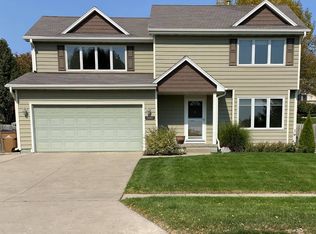 15003 Rosewood Dr, Clive, IA 50325