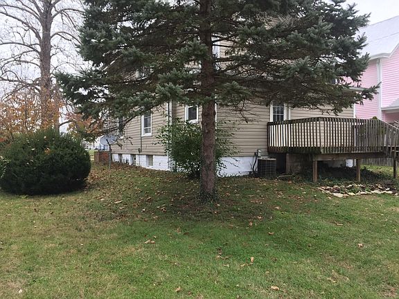 4th image of 578 Main St APT 2