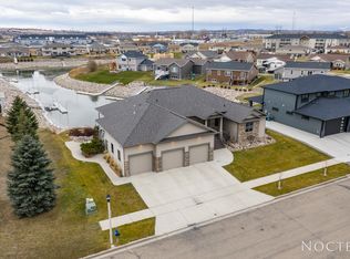 2303 Pirates Loop SE, Mandan, ND 58554