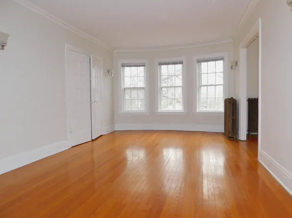 429 Linden Ave #J2, Wilmette, IL 60091