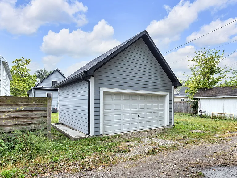 2-car detached garage