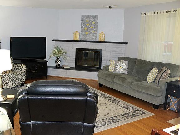 4th image of 1407 Princess Dr