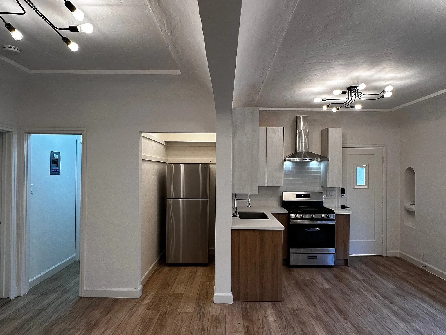 2 bed, $1,750 — Photo 2